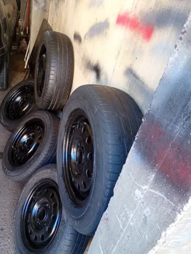 Pneu com aro 13 ford