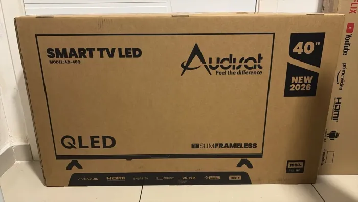 Vendo tv 40 polegadas nova na caixa 