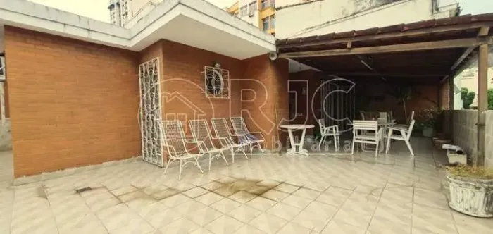 TIJUCA - COBERTURA - 4 QUARTOS (1 SUÍTE) 4 VAGAS NA ESCRITURA - 2 SALAS - 3 SACADAS - VARA