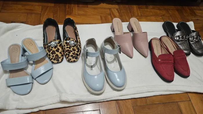 Vendo sapatos de couro Raphaela Booz em semi-novos