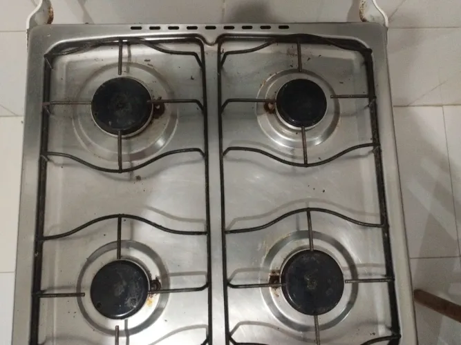Vendo fogão AGATA ESMALTEC .Bom estado.