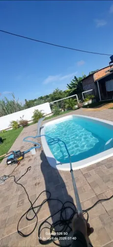 Trabalho com limpeza de piscina quem quiser contratar meus serviços só chamar *