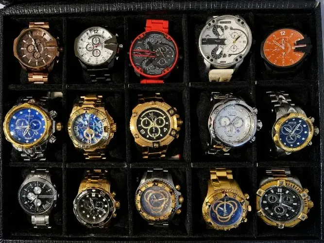 COLEÇÃO PARTICULAR DE RELÓGIOS PREMIUM - 15 PEÇAS