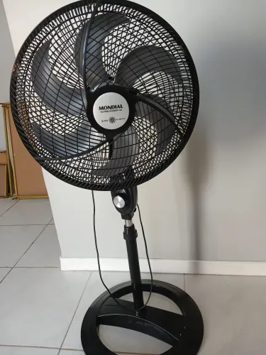 Ventilador mundial de coluna