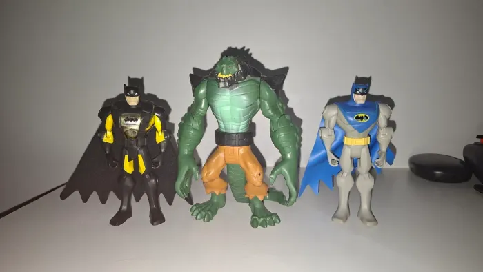 Bonecos batman e destemidos