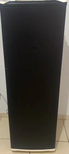 Vende um geladeira bem conservada
