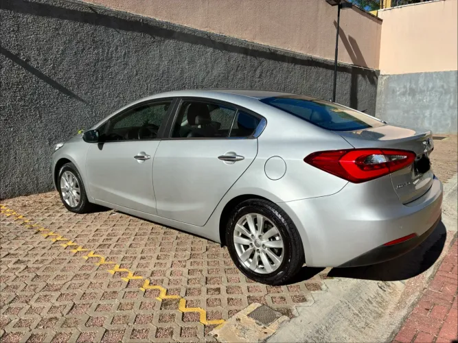 Kia Motors Cerato 1.6 16V Flex Aut. 2015