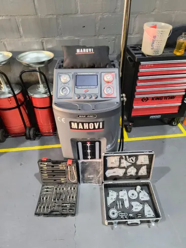 KIT MAHOVE: Maquina de troca de óleo de câmbio automático com maleta de encaixes. 