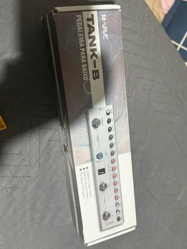 TANK B POUCO USADA