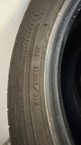 Pneus 215/50 R17