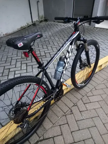 Vende-se Bicicleta Scott Seminova Aro 29 Peças Shimano e Freios Hidráulicos