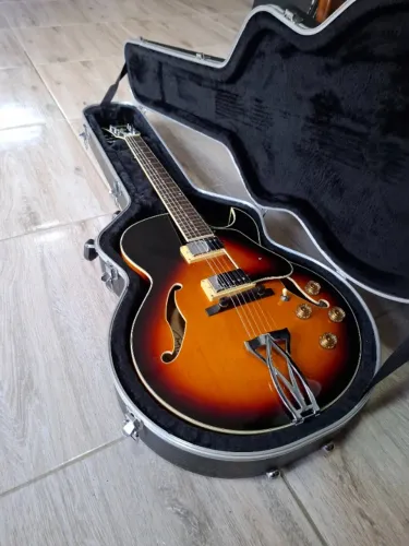 Guitarra Ibanez acústica AK 80 com case gator