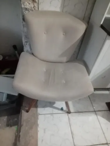 VENDO UMA POLTRONA