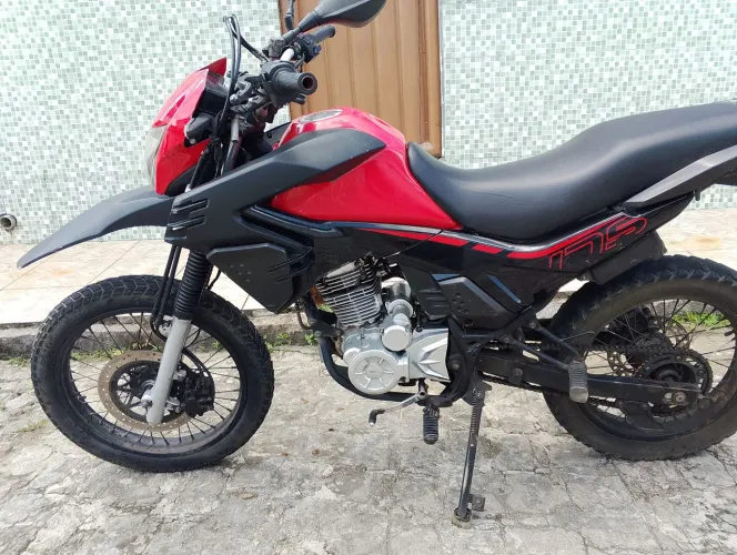 Shi 175 EFI vermelha
