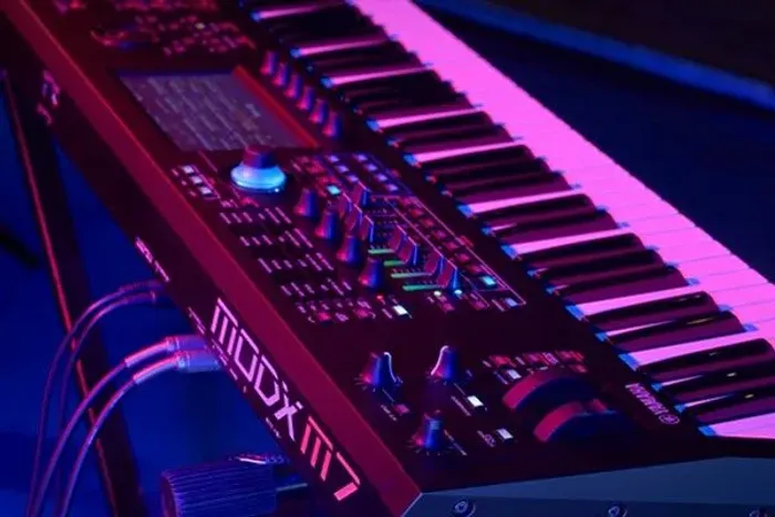 Teclado Yamaha modX M7Lacrado com nota e garantia.