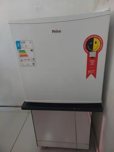 FRIGOBAR PHILCO 45L. SEMINOVO E COM NOTA FISCAL EM 31/03/2026.POUCO USADO E EM ÓTIMO ESTAD