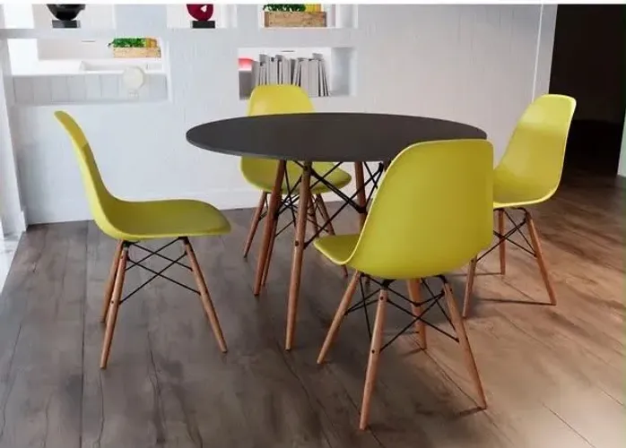 Mesa com 4 cadeiras