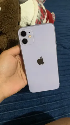 iPhone 11 lilás - ótimo estado