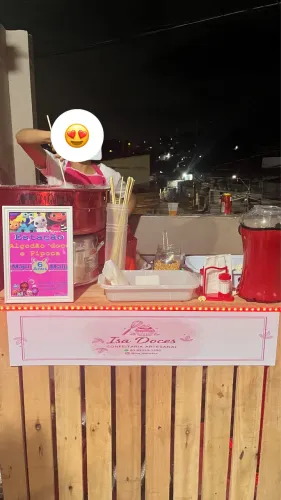 Algodão doce , crepe, pipoca e cascata de chocolate