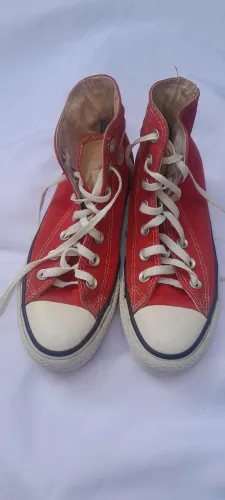 Tênis vermelho ALL star plataforma 33 /veste 34 botinha