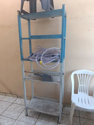Prateleira de ferro