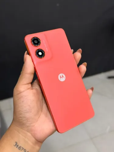 Celular semi novo 