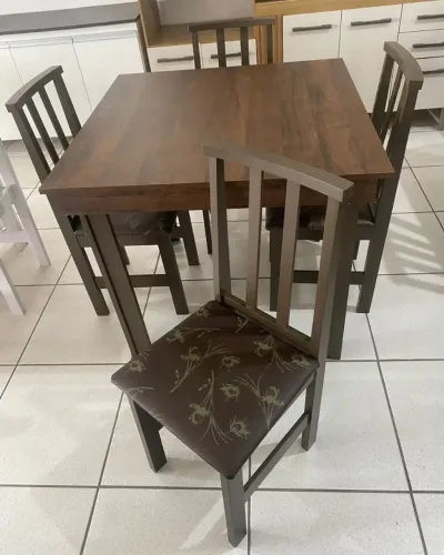 Mesa 4 cadeiras novo
