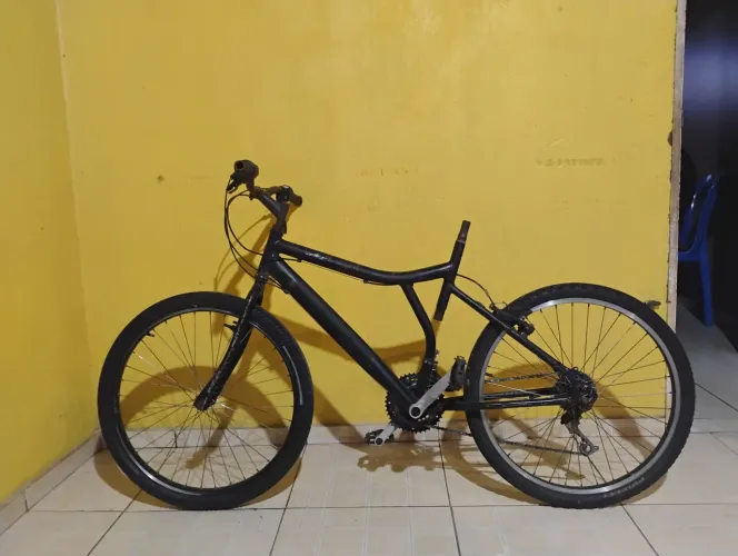 Bicicleta aro 26 sem a sela