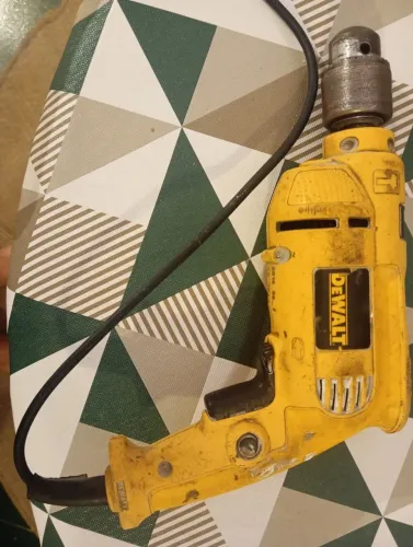 Furadeira 650W