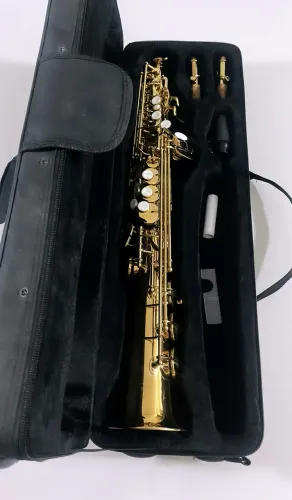 Sax reto semi novo
