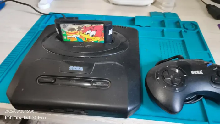 Mega Drive com jogo