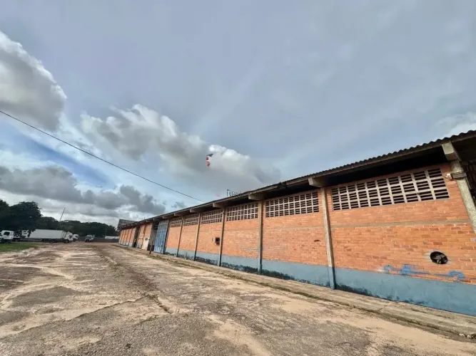 GALPÃO NA BR-135 (NA PISTA) EXCELENTE OPORTUNIDADE LOGÍSTICA