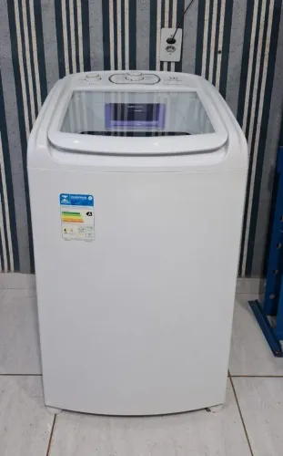 Vendo máquina de lavar Electrolux 11kg moderna funcionando perfeitamente!
