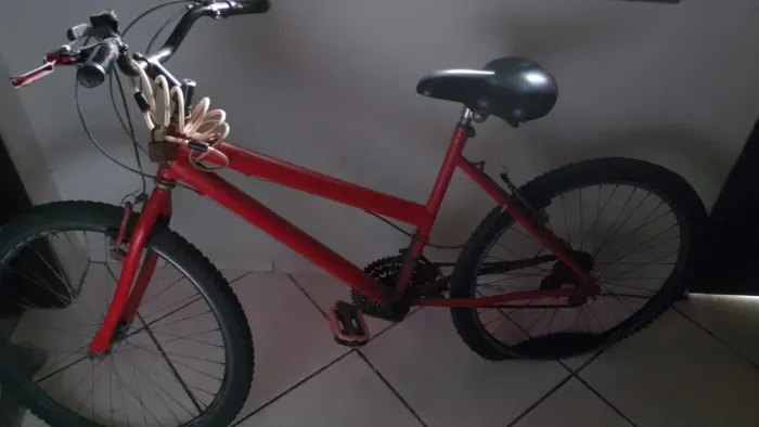 Bicicleta usada antiga