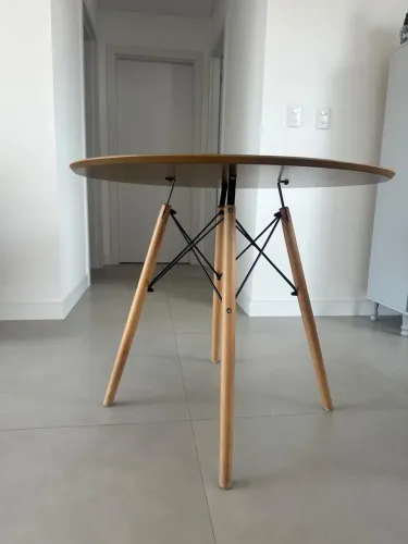 Mesa pequena para café da tarde