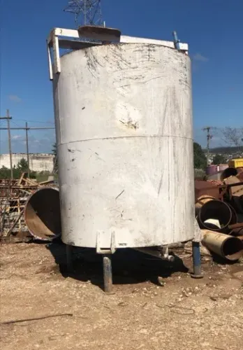 TANQUE DE FERRO COM PÉ 2,73 ALTURA X 2,23 DIAMETRO X 10.000 LT X 1.780 KG