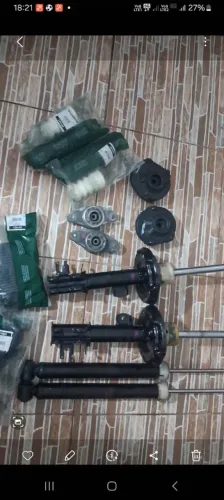 Amortecedores de carros de leiloes semi novo  vendo o par a parti de 150 para vim buscar 