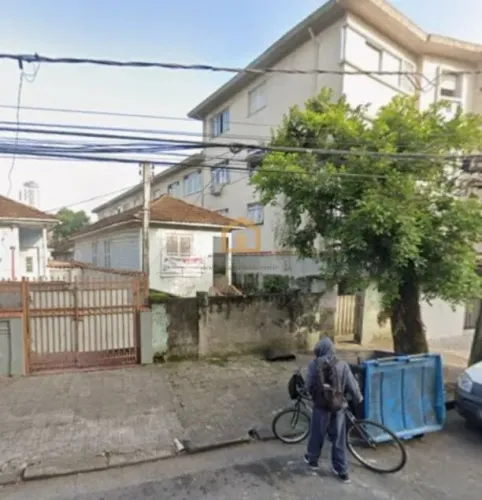 Terreno à venda 8 x 43 metros no bairro Campo Grande - Santos/SP