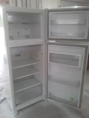 Geladeira semi nova