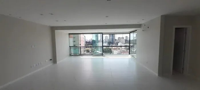 VENDO LINDÍSSIMO APTO ED TORRE DE SAVERNE TODO REFORMADO COM 04 SUÍTES E 03 VGS DE GARAGEM