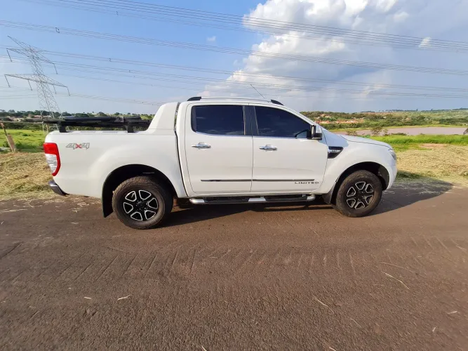 Ford Ranger Limited 3.2 20V 4X4 CD Aut. Dies. 2015