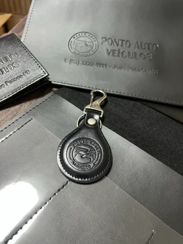 Porta manual, porta documentos e chaveiros em couro