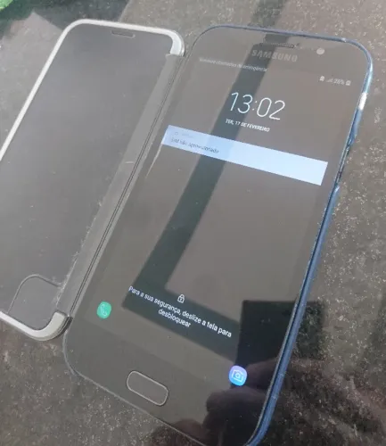 Telefone celular Smartphone Samsung Galaxy A7 2017 preto acompanha capa Clear View origina