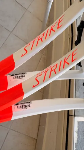 Duas raquetes Babolat Pure Strike
