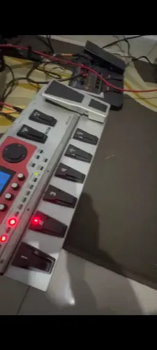 Pedaleira GT10B Boss