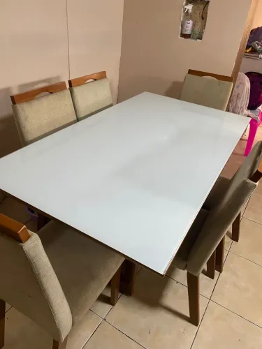 Vendo mesa com 6 cadeiras