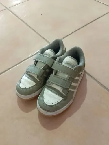 Tênis Adidas infantil