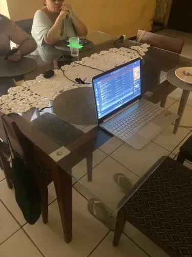 Mesa de Vidro com 6 cadeiras