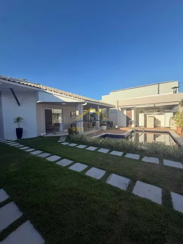 Casa Terrea em Condomínio 4/4 2 suítes Buraquinho