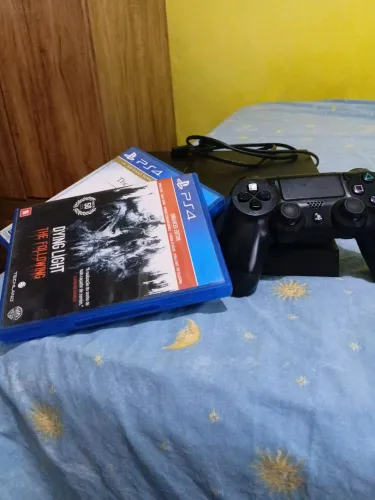 PS4 + jogos 